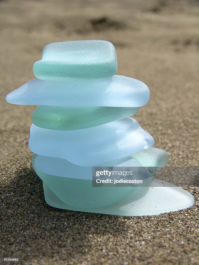 Cumulo di pietre di vetro di mare