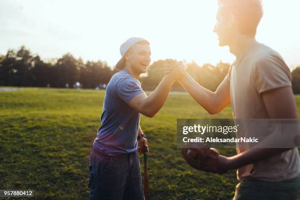 softballmatch - softball sport bildbanksfoton och bilder