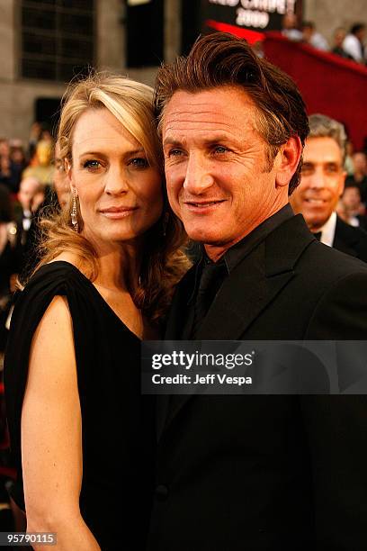 Actors Robin Wright Penn and Sean Penn arrives at the 81st Annual Academy Awards held at The Kodak Theatre on February 22, 2009 in Hollywood,...