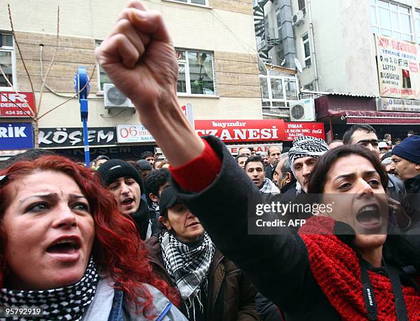 Turkish workers of the state tobacco company Tekel shout anti-government slogans in Ankara on January 15, 2010 after protesting in the capital for a...