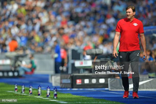 Head coach Ralph Hasenhuettl of Leipzig looks on during the Bundesliga match between Hertha BSC and RB Leipzig at Olympiastadion on May 12, 2018 in...