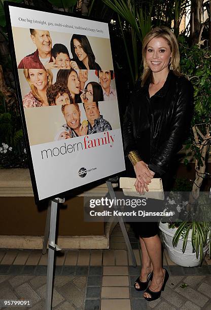 Actress Julie Bowen arrives at the Tenth Annual AFI Awards 2009 held at Four Seasons Beverly Hills on January 15, 2010 in Los Angeles, California.