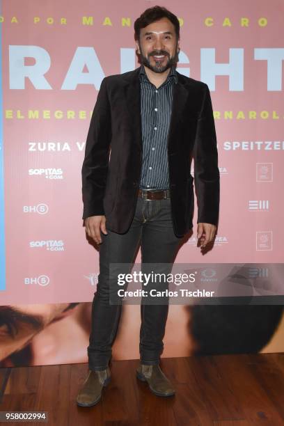 Luis Manuel Avila poses for photos during the red carpet of 'Straight ' theater play at Milan Theater on May 11, 2018 in Mexico City, Mexico.