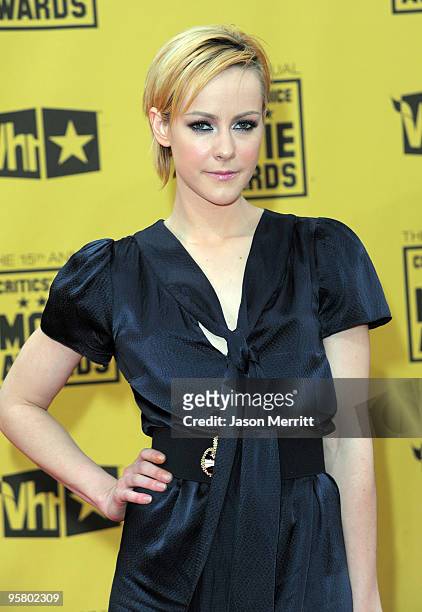 Actress Jena Malone arrives at the 15th annual Critics' Choice Movie Awards held at the Hollywood Palladium on January 15, 2010 in Hollywood,...