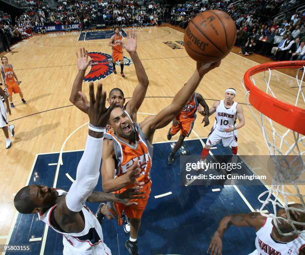 Grant Hill of the Phoenix Suns puts up a shot against the Atlanta Hawks on January 15, 2010 at Philips Arena in Atlanta, Georgia. NOTE TO USER: User...