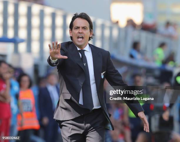 Head coach of Lazio Simone Inzaghi during the serie A match between FC Crotone and SS Lazio at Stadio Comunale Ezio Scida on May 13, 2018 in Crotone,...