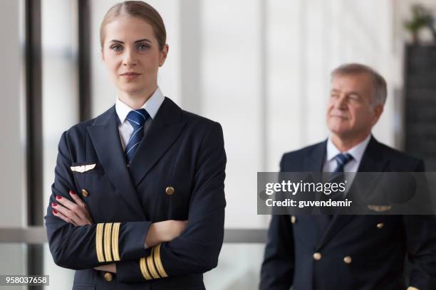 airliner pilots - airline pilot stock pictures, royalty-free photos & images