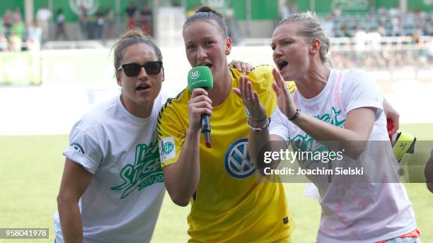 Babett Peter, Almuth Schult and Alexandra Popp of Wolfsburg celebration after the Allianz Frauen Bundesliga match between VfL Wolfsburg and SGS Essen...