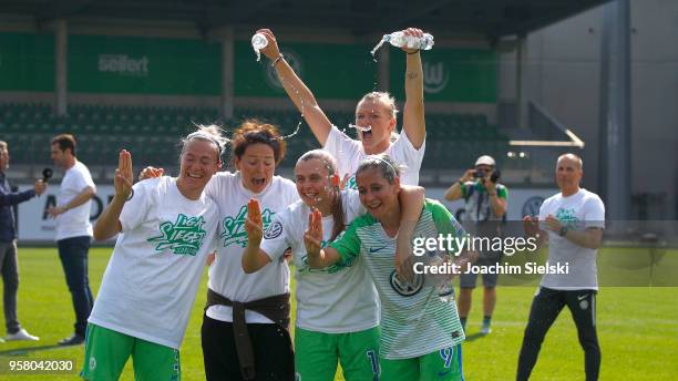 Zsanett Jakabfi, Vanessa Bernauer, Noelle Maritz, Anna Blaesse and Alexandra Popp of Wolfsburg celebration after the Allianz Frauen Bundesliga match...