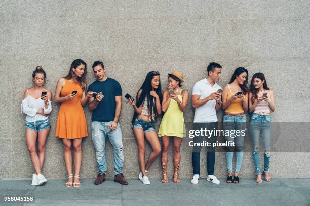 generación de digital - nativo digital fotografías e imágenes de stock