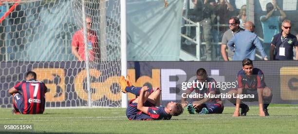 Plyaers of Crotone show their dejection during the serie A match between FC Crotone and SS Lazio at Stadio Comunale Ezio Scida on May 13, 2018 in...