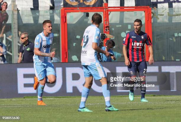 Sergej Milinkovic Savic of Lazio celebrates after scoring his team's equalizing goal during the serie A match between FC Crotone and SS Lazio at...