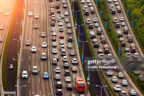 traffic jam on the highway to shanghai city downtown area,china - thruway stock-fotos und bilder