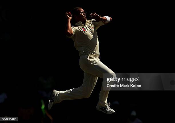 Peter Siddle of Australia bowls during day two of the Third Test match between Australia and Pakistan at Bellerive Oval on January 15, 2010 in...