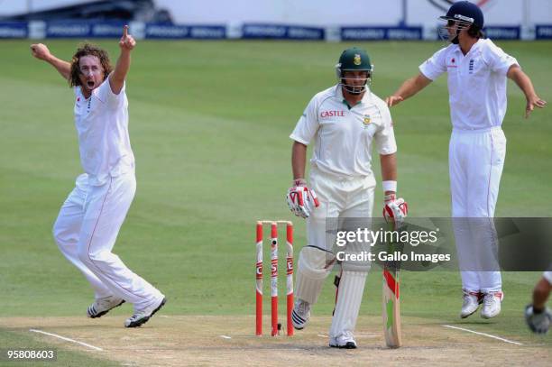 Ryan Sidebottom of England celebrates the wicket of Jacques Kallis of South Africa during day 3 of the 4th Test match between South Africa and...