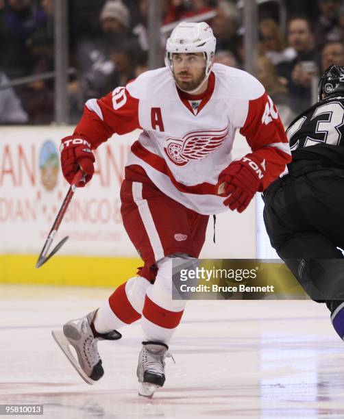 Henrik Zetterberg of the Detroit Red Wings skates against the Los Angeles Kings at the Staples Center on January 7, 2010 in Los Angeles, California.
