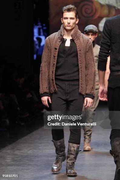 Dolce & Gabbana: Milan Fashion Week Menswear A/W 2010 Dolce & Gabbana: Milan Fashion Week Menswear A/W 2010