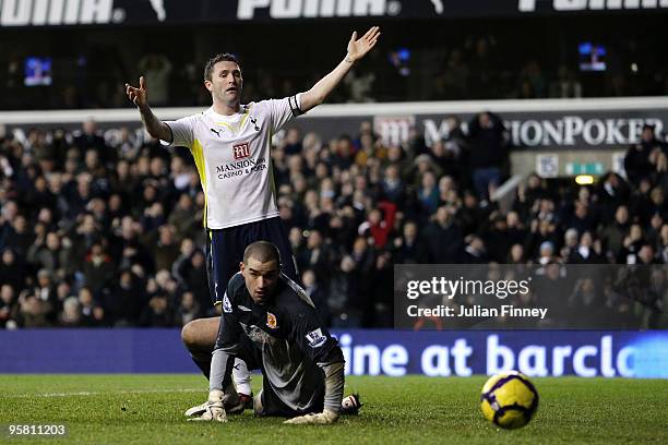 Robbie Keane of Tottenham Hotspur looks frustrated after having a a shot saved by Boaz Myhill of Hull City during the Barclays Premier League match...