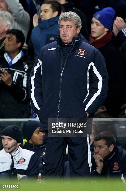 Dejected Steve Bruce the Sunderland manager looks on from the sidelines during the Barclays Premier League match between Chelsea and Sunderland at...
