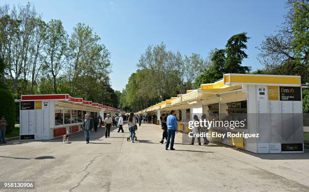 jardines de el retiro, madrid - book fair madrid 2016 stock pictures, royalty-free photos & images