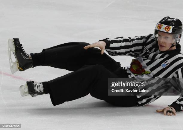 Unusual, a referee loses the blade of his skate during the 2018 IIHF Ice Hockey World Championship Group A between France and Czech Republic at Royal...