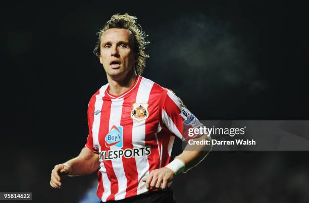 Bolo Zenden of Sunderland is seen during the Barclays Premier League match between Chelsea and Sunderland at Stamford Bridge on January 16, 2010 in...