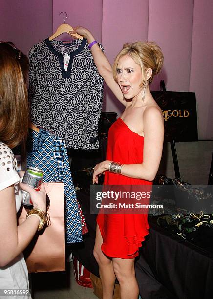 Actress Ashley Jones poses at the Kari Feinstein Golden Globes Style Lounge at Zune LA on January 14, 2010 in Los Angeles, California.