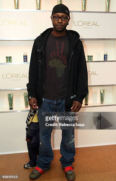 Actor Nelsan Ellis visits the L'Oreal Paris suite during the HBO Luxury Lounge in honor of the 67th annual Golden Globe Awards held at the Four...
