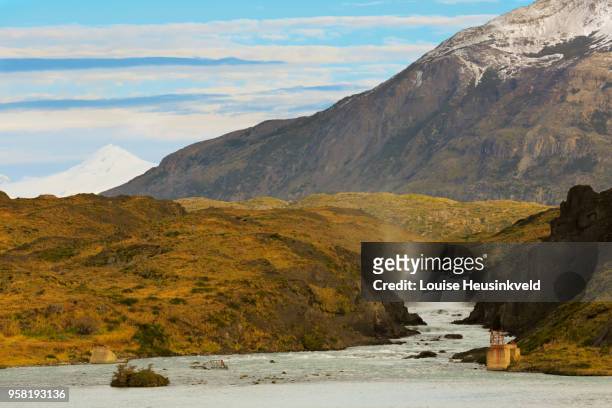 salto grande, rio paine, torres del paine national park, patagonia - salto del stock-fotos und bilder