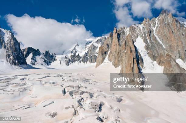 crevasses on sea of ice glacier mont blanc chamonix france - blanche vallee stock pictures, royalty-free photos & images