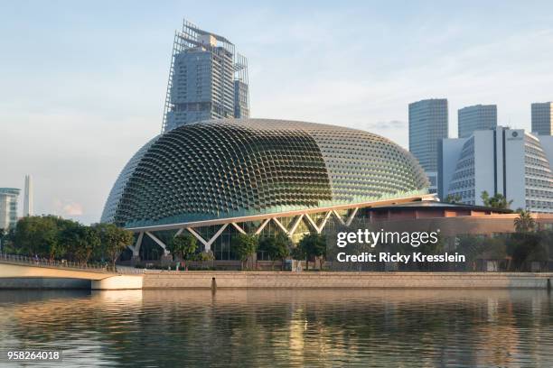 singapore opera house - teatro esplanade fotografías e imágenes de stock