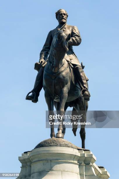 general robert e. lee statue - confederate statue ストックフォトと画像