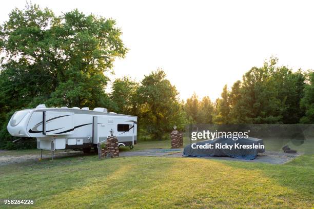 backyard with rv & covered car - woodbridge virginia stock pictures, royalty-free photos & images