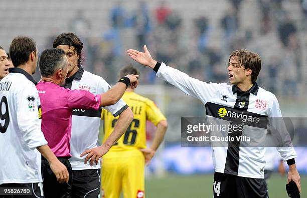 Daniele Galloppa of Parma FC gestures with the referee after receiving a red card during the Serie A match between Parma and Udinese at Stadio Ennio...