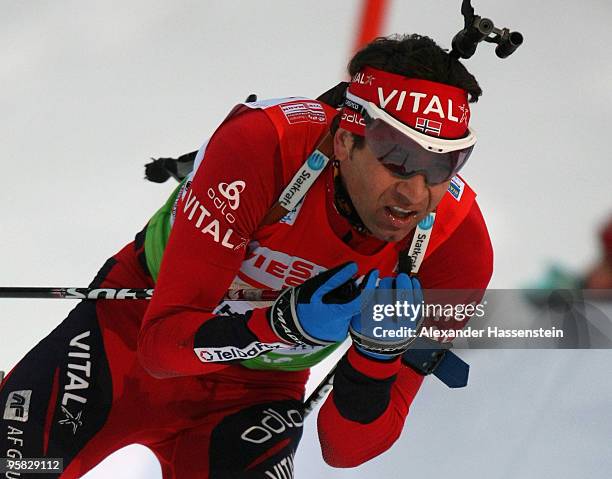 Ole Einar Bjoerndalen of Norway competes during the Men's 4 x 7,5km Relay in the e.on Ruhrgas IBU Biathlon World Cup on January 17, 2010 in...