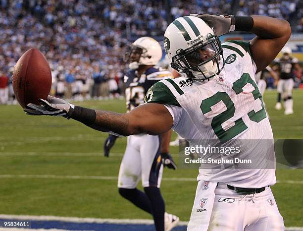 Running back Shonn Greene of the New York Jets celebrates after scoring a touchdown in the fourth quarter of the AFC Divisional Playoff Game at...