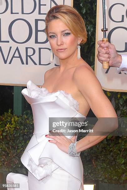 Actress Kate Hudson arrives at the 67th Annual Golden Globe Awards held at The Beverly Hilton Hotel on January 17, 2010 in Beverly Hills, California.