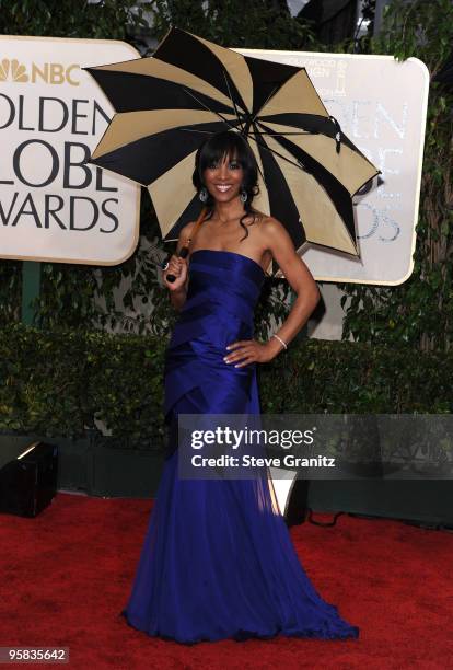 Actress Shaun Robinson arrives at the 67th Annual Golden Globe Awards at The Beverly Hilton Hotel on January 17, 2010 in Beverly Hills, California.