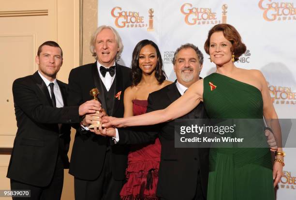 Actor Sam Worthington, Director James Cameron, actress Zoe Saldana, producer Jon Landau and actress Sigourney Weaver, winners of Best Motion Picture,...