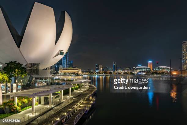 artscience museum, singapore - artscience museum stock pictures, royalty-free photos & images