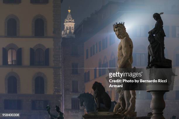 florence, the fountain of neptune in piazza signoria - neptune roman god - fotografias e filmes do acervo