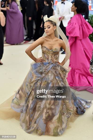 Heavenly Bodies: Fashion & The Catholic Imagination Costume Institute Gala Heavenly Bodies: Fashion & The Catholic Imagination Costume Institute Gala