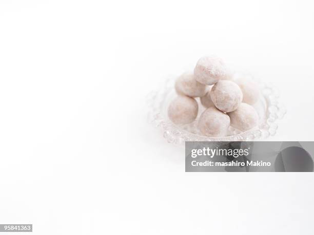 boules de neige - boules de neige stock pictures, royalty-free photos & images