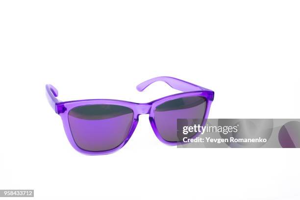 purple sunglasses isolated on white background - sunglasses isolated stockfoto's en -beelden