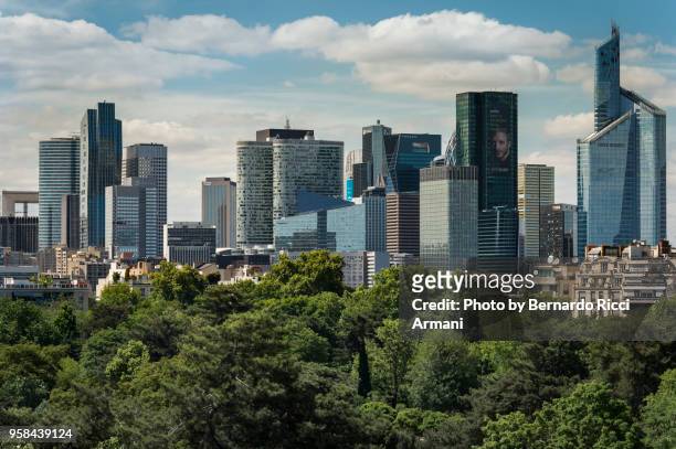 la défense - paris france skyline stock pictures, royalty-free photos & images