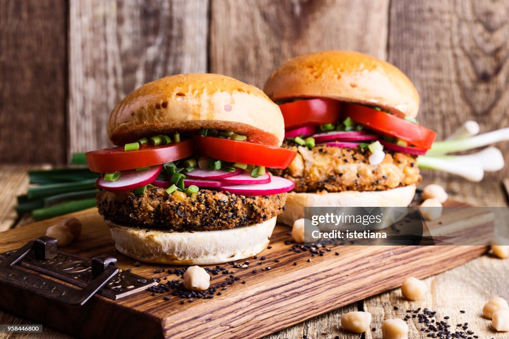 Chickpea veggie burger with fresh vegetables