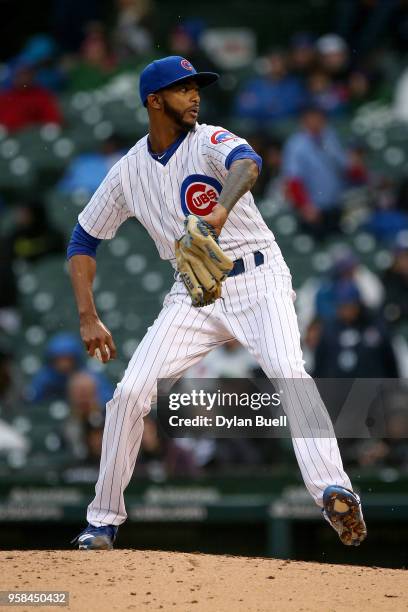 Carl Edwards Jr. #6 of the Chicago Cubs pitches in the eighth inning against the Chicago White Sox at Wrigley Field on May 12, 2018 in Chicago,...