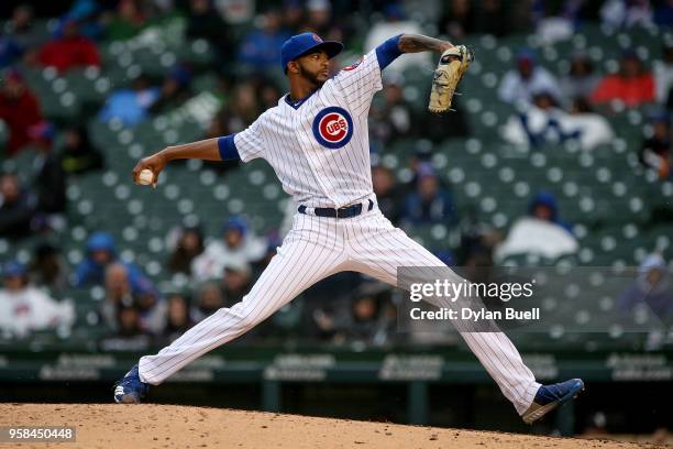 Carl Edwards Jr. #6 of the Chicago Cubs pitches in the eighth inning against the Chicago White Sox at Wrigley Field on May 12, 2018 in Chicago,...