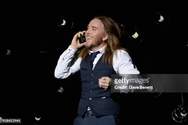 Tim Minchin performs at The Old Vic Bicentenary Ball to celebrate the theatre's 200th birthday at The Old Vic Theatre on May 13, 2018 in London,...