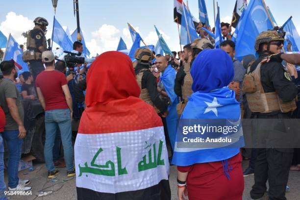 Hundreds of Turkmen block the Kirkuk- Bagdad road as they have taken to the streets to protest alleged electoral fraud, in Kirkuk on May 14, 2018....